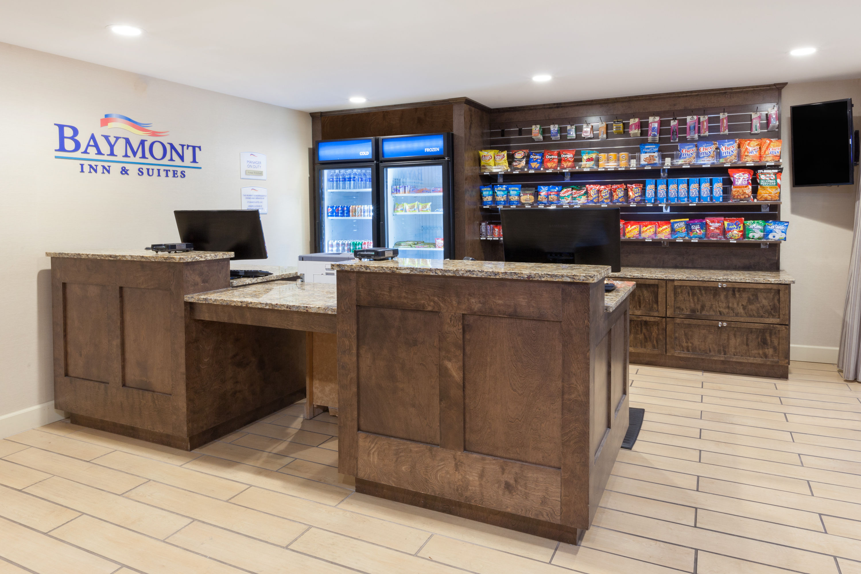 Baymont by Wyndham St. Ignace Lakefront Saint Ignace, MI Hotels