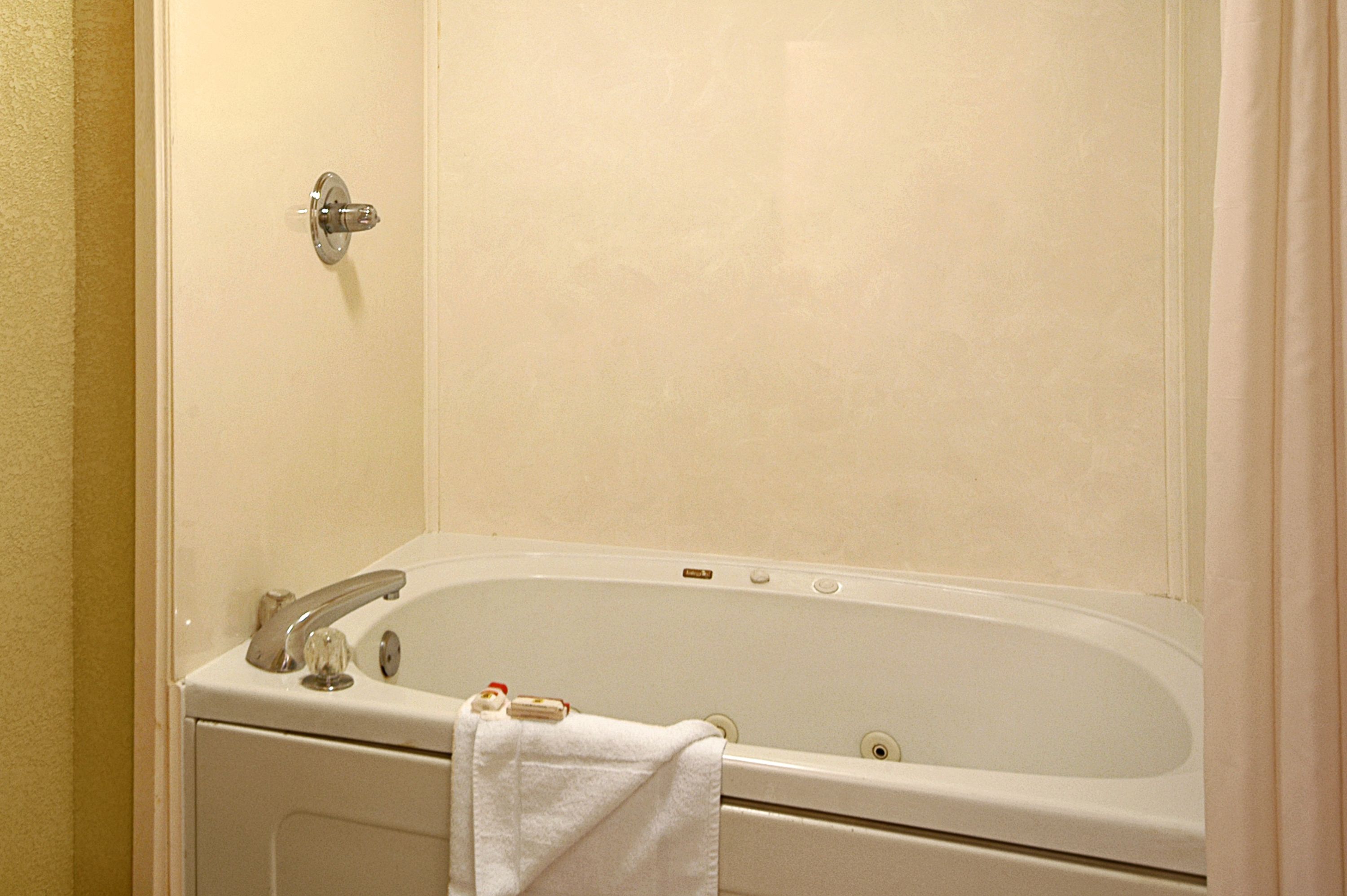 Super 8 by Wyndham Mobile/Tillmans Corner Mobile, AL Hotels