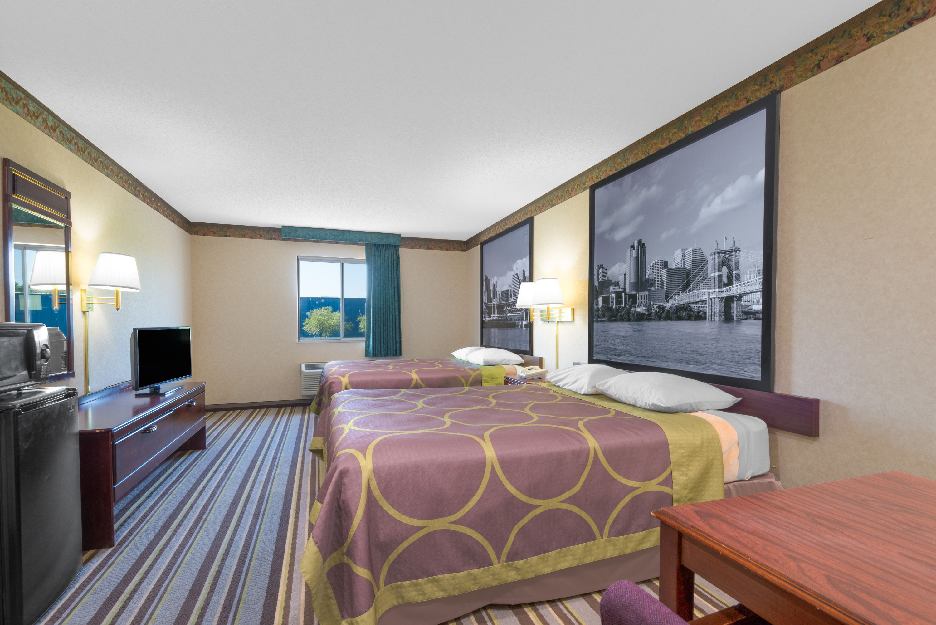 Super 8 by Wyndham OH Hotels