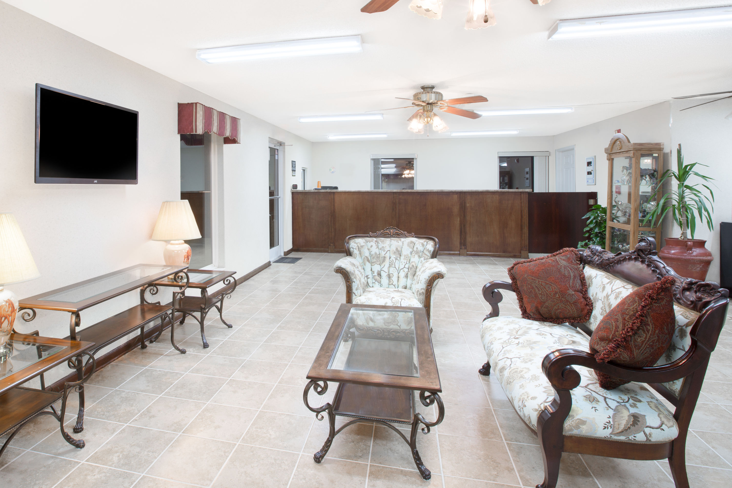 Super 8 by Wyndham Whiteville Whiteville, TN Hotels